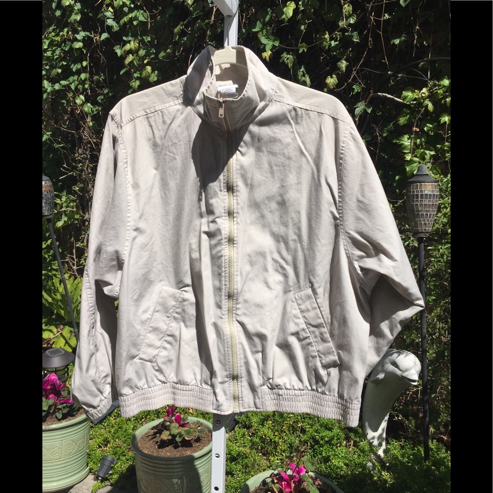 KORET  women’s jacket zip front . Sz Large